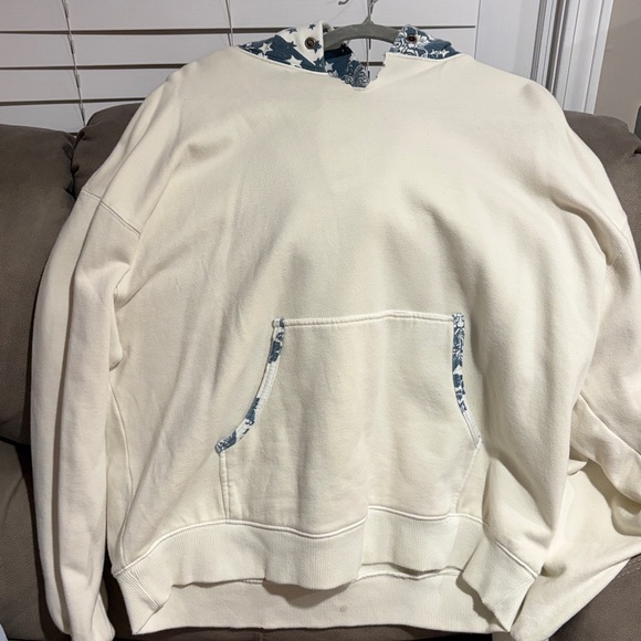 NWT Free People It's A Vibe Printed Hoodie Ivory Blue Star Sweatshirt - Picture 12 of 12